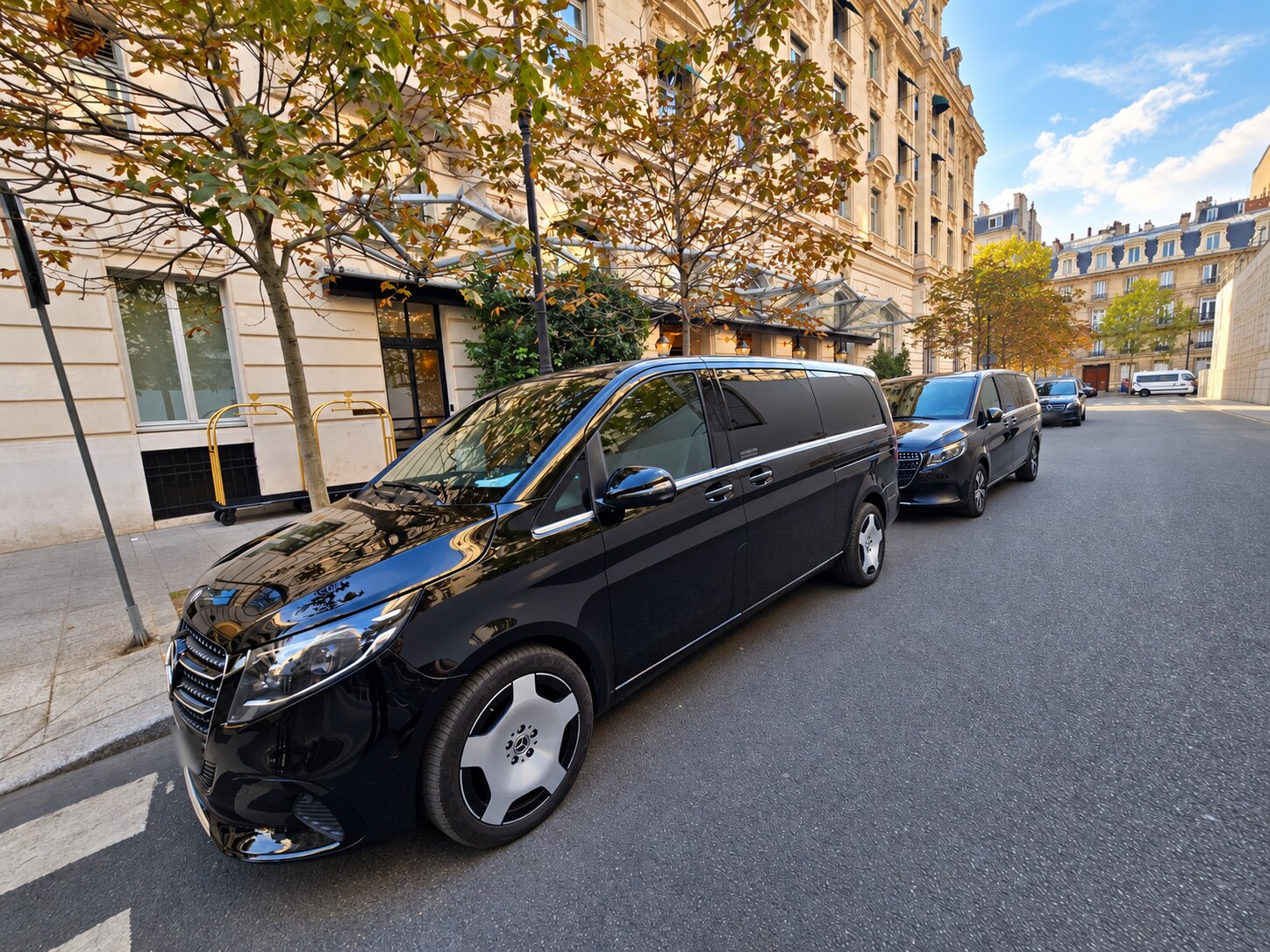 Professional vehicle arrival at a Paris hotel